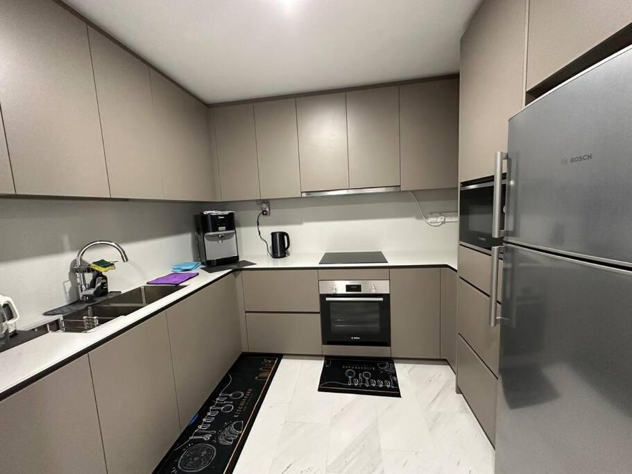 Eaton Residences Pangsapuri *