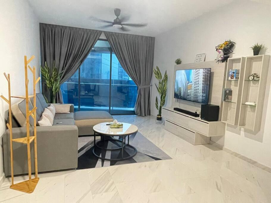 Eaton Residences Pangsapuri *